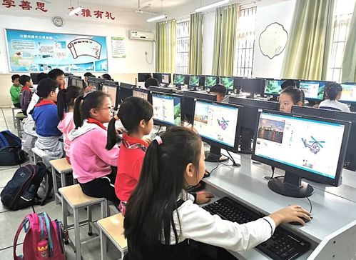 教育部引入‘5+2’课后服务模式 家长与老师反响不同